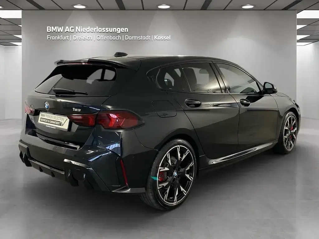 Gebraucht BMW 123 M Sport 204 PS (150 kW) 2025 Schwarz Kleinwagen