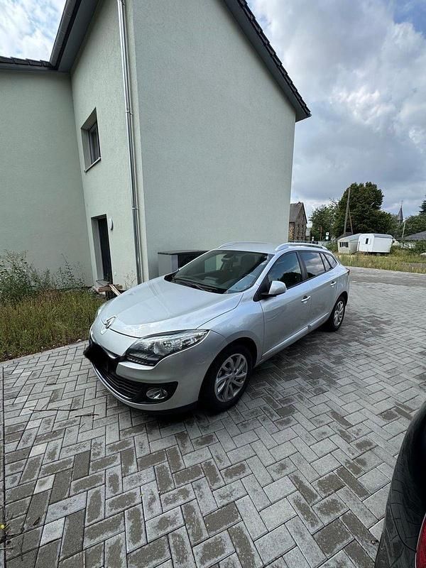 Silber Gebraucht 2013 Renault Mégane GrandTour Kombi | 8.599 € (Teuer) - Bild 1/4