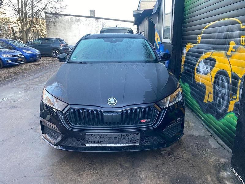Schwarz Gebraucht 2022 Skoda Octavia RS Kombi | 19.700 € (Superpreis) - Bild 1/4
