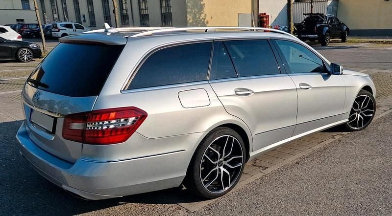 Gebraucht Mercedes E220 Avantgarde 170 PS (125 kW) 2012 Silber Kombi