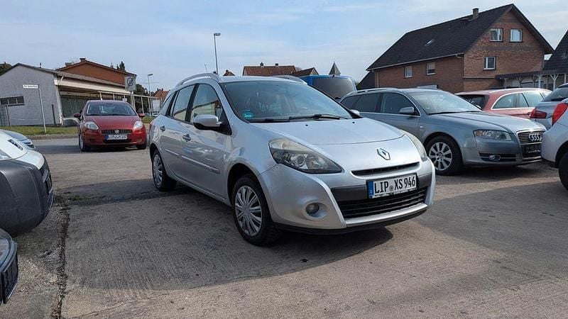 Gebraucht Renault Clio II Dynamique 101 PS (74 kW) 2009 Silber Limousine