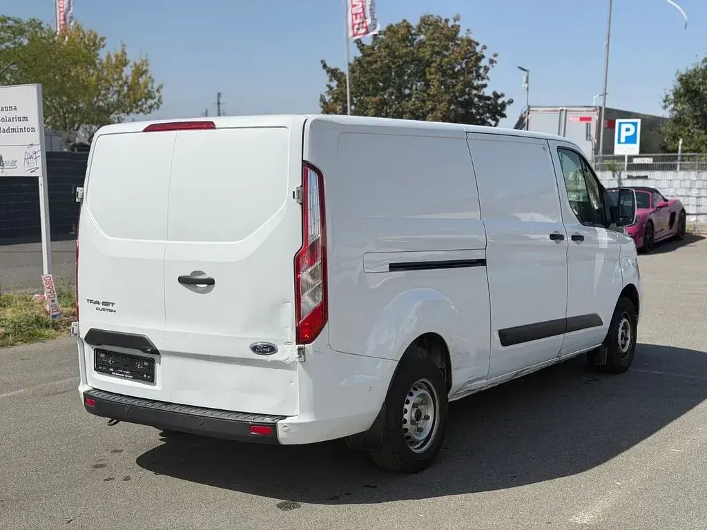 Gebraucht Ford 300 Trend 105 PS (77 kW) 2021 Weiß Van / Kleinbus