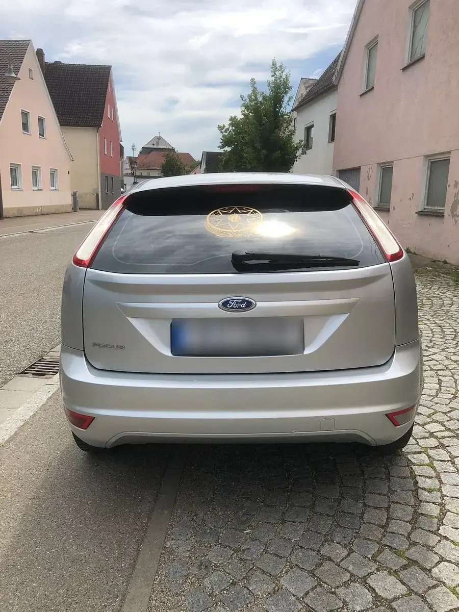Gebraucht Ford Focus 120 PS (88 kW) 2009 Silber Limousine