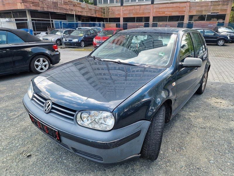 Second-hand VW Golf IV Pacific 75 CP (55 kW) 2003 Gri Hatchback