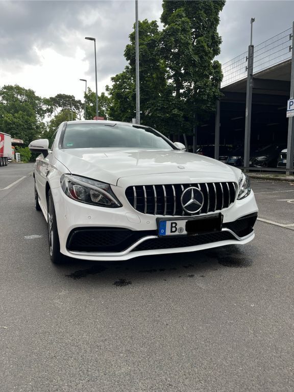 Weiß Gebraucht 2016 Mercedes S63 AMG AMG Coupé | 18.000 € - Bild 1/4