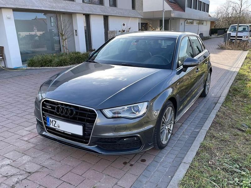 Gebraucht Audi A3 S-Line 150 PS (110 kW) 2015 Grau Limousine