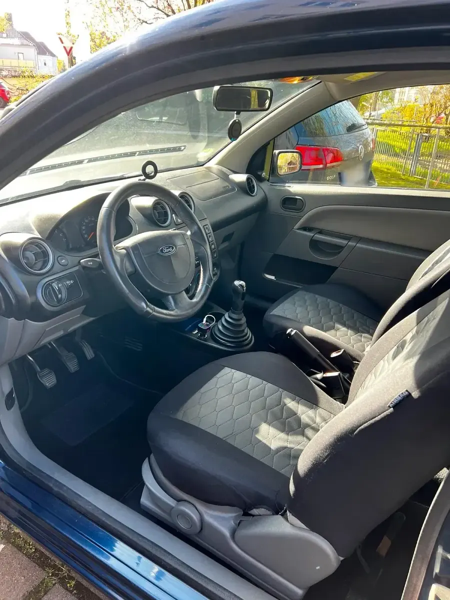 Usata Ford Fiesta 60 CV (44 kW) 2003 Blu Utilitaria