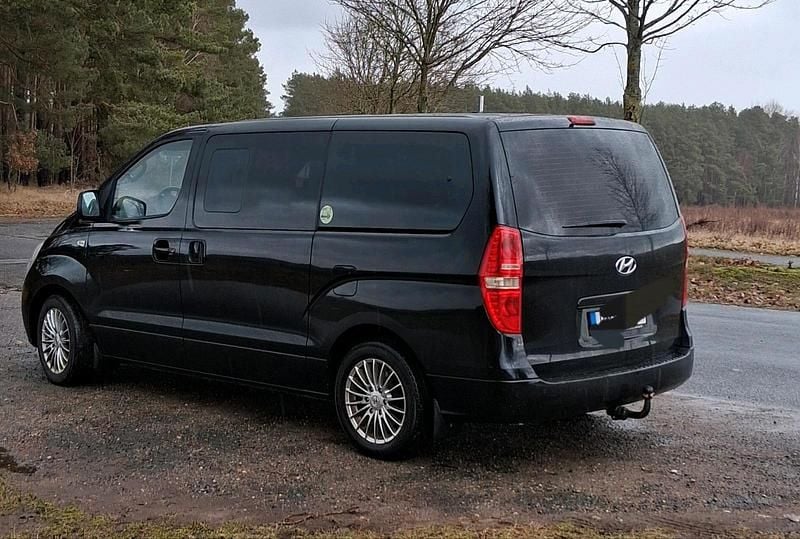 Gebraucht Hyundai H-1 170 PS (125 kW) 2012 Schwarz Van / Kleinbus