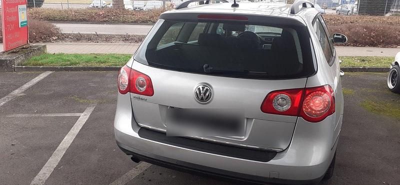 Gebraucht VW Passat 102 PS (75 kW) 2007 Silber Kombi