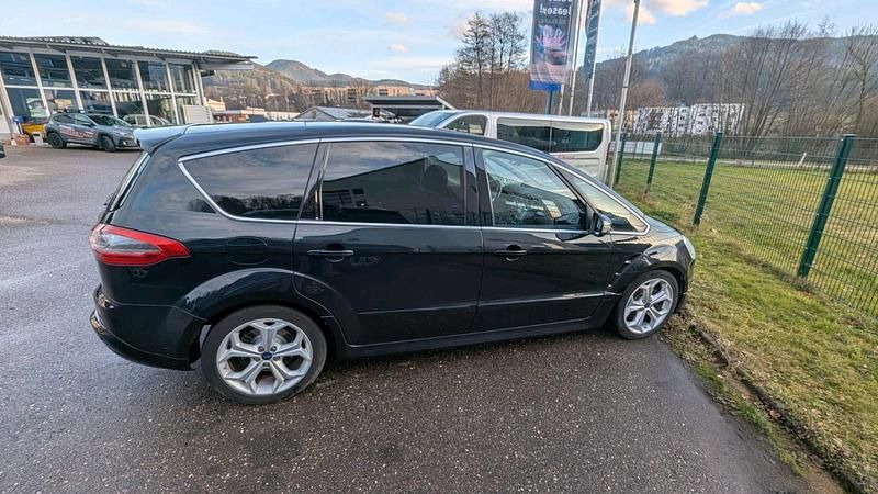 Gebraucht Ford S-MAX S 163 PS (119 kW) 2015 Schwarz Van / Kleinbus