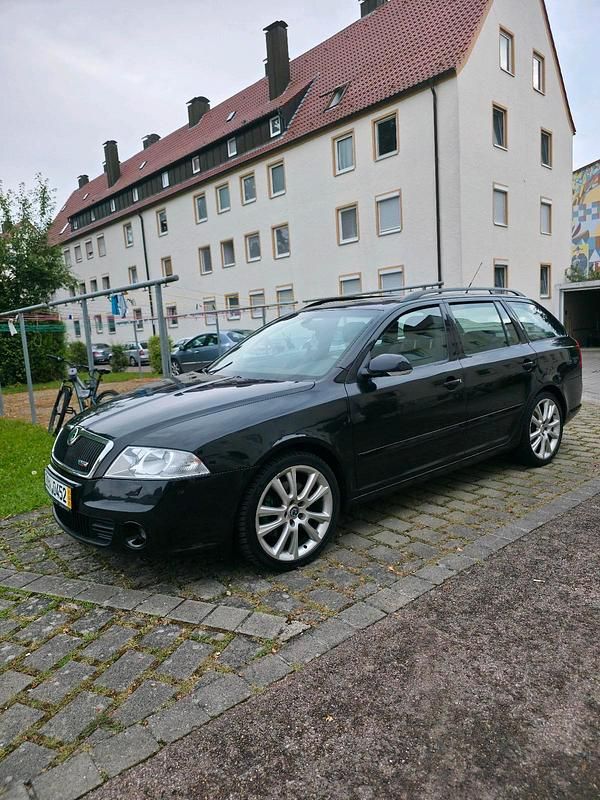 Schwarz Gebraucht 2006 Skoda Octavia RS Kombi | 3.300 € - Bild 1/4