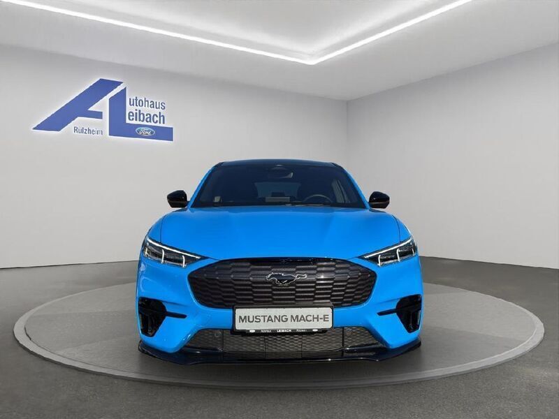 Blau Gebraucht 2022 Ford Mustang Mach-E GT SUV | 59.900 € - Bild 1/4
