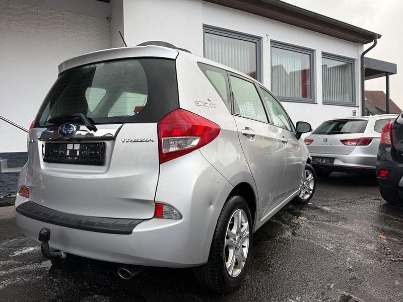 Gebraucht Subaru Trezia Active 90 PS (66 kW) 2012 Silber Kleinwagen