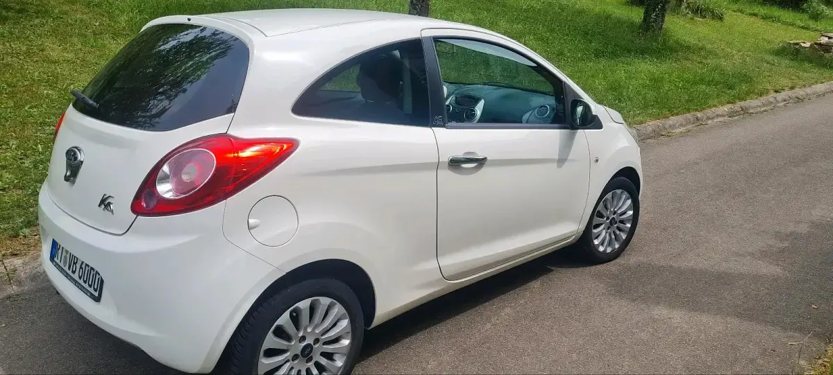 Gebraucht Ford Ka 75 PS (55 kW) 2010 Weiß Kleinwagen