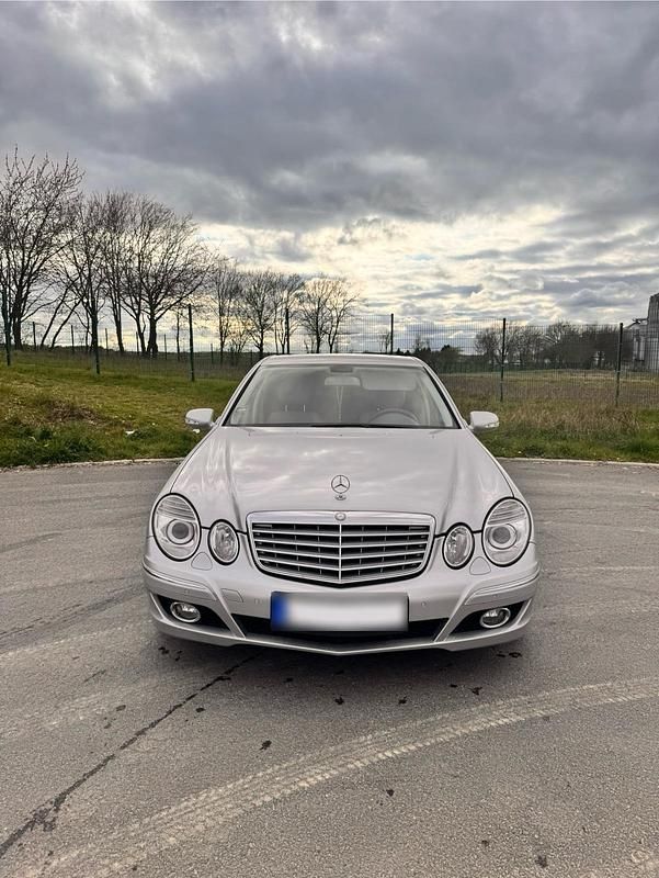 Gebraucht Mercedes E200 184 PS (135 kW) 2006 Silber Limousine