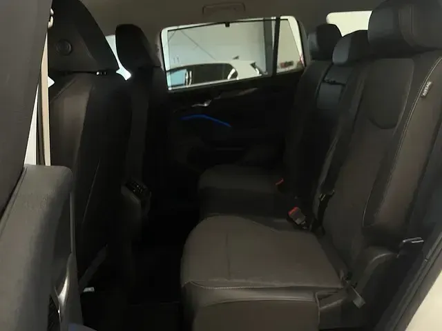 Gebraucht VW Tayron Life 193 PS (141 kW) 2025 Oryxweiß perlmutteffekt SUV