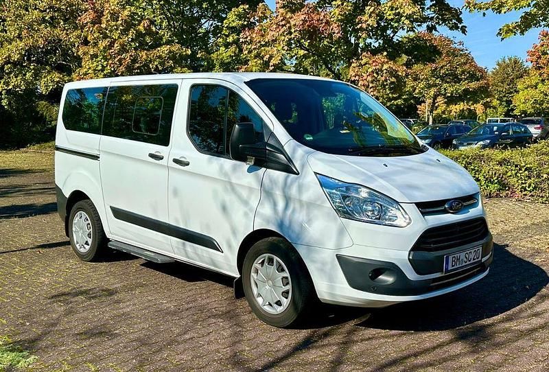 Gebraucht Ford Tourneo 131 PS (96 kW) 2016 Weiß Van / Kleinbus
