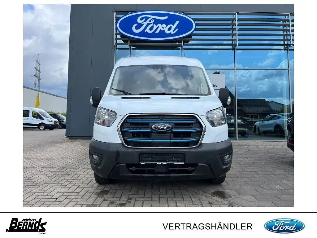 Gebraucht Ford E-Transit Trend 135 kW (184 PS) 2022 Weiß Van