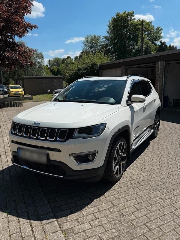 Weiß Gebraucht 2019 Jeep Compass SUV | 17.200 € (Fairer Preis) - Bild 1/4