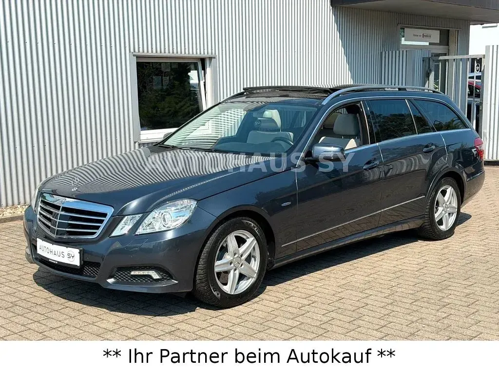 Gebraucht Mercedes E250 Avantgarde 204 PS (150 kW) 2010 Grau Limousine