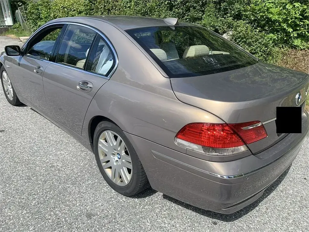 Gebraucht BMW 760 445 PS (327 kW) 2005 Beige Limousine
