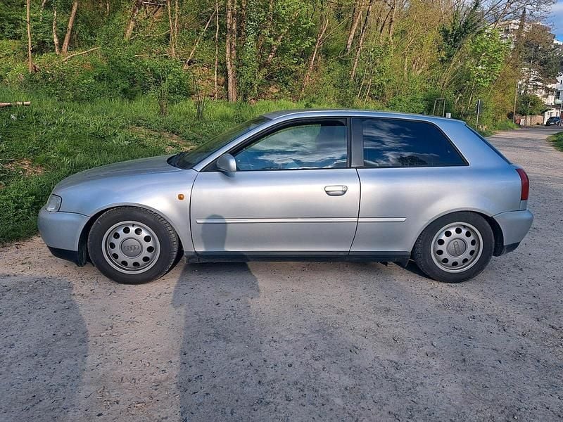 Second-hand Audi A3 101 CP (74 kW) 2000 Argintiu Hatchback