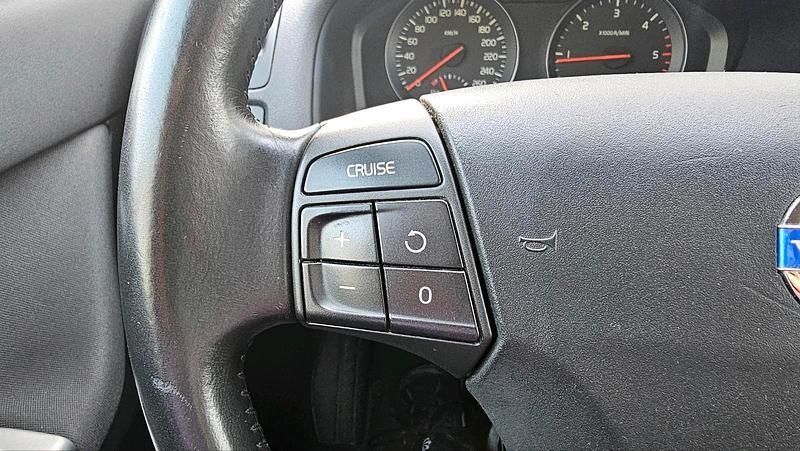 Gebraucht Volvo V50 109 PS (80 kW) 2009 Schwarz Kombi