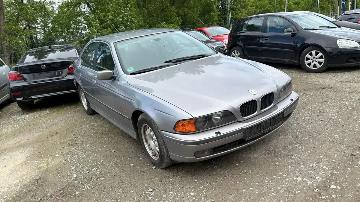 Używany BMW 520 150 KM (110 kW) 1997 Szary Sedan/Limuzyna