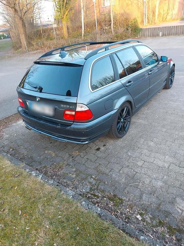 Gebraucht BMW 325 192 PS (141 kW) 2002 Grau Kombi
