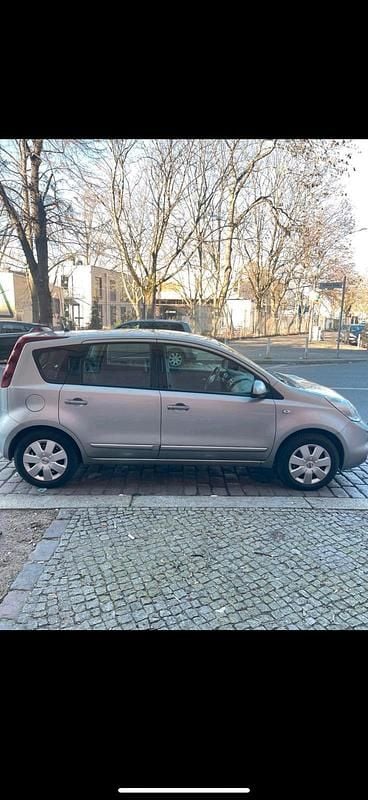 Silber Gebraucht 2011 Nissan Note Van / Kleinbus | 4.700 € (Teuer) - Bild 1/4
