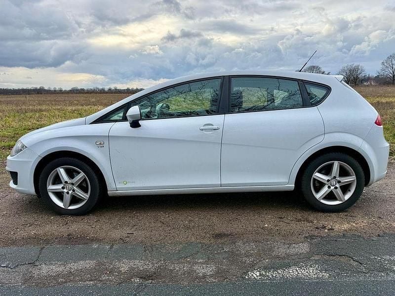 Gebraucht Seat Leon 105 PS (77 kW) 2012 Weiß Limousine