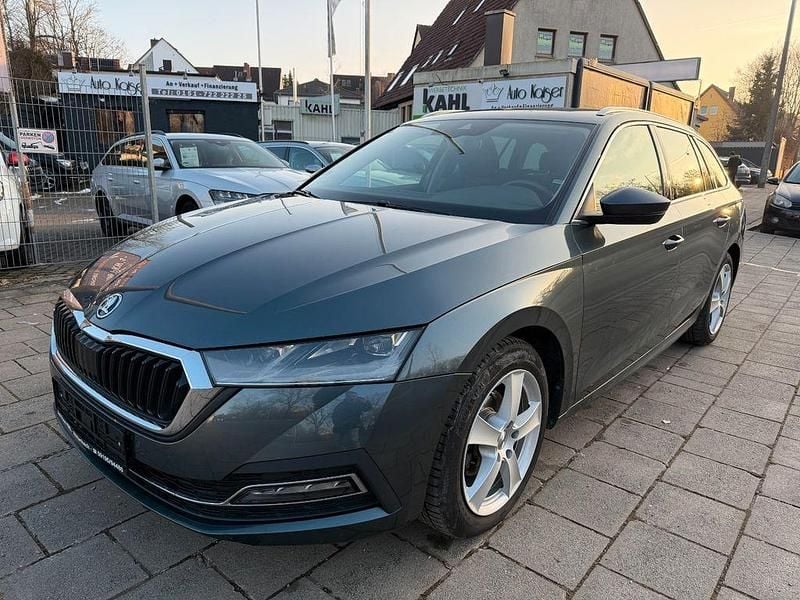 Grau Gebraucht 2020 Skoda Octavia Style Kombi | 17.299 € (Guter Preis) - Bild 1/4