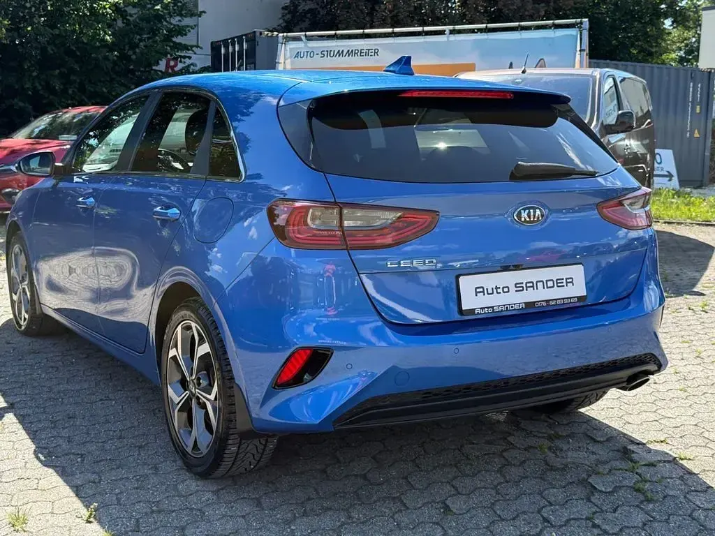 Gebraucht Kia Ceed 140 PS (102 kW) 2018 Blau Kleinwagen