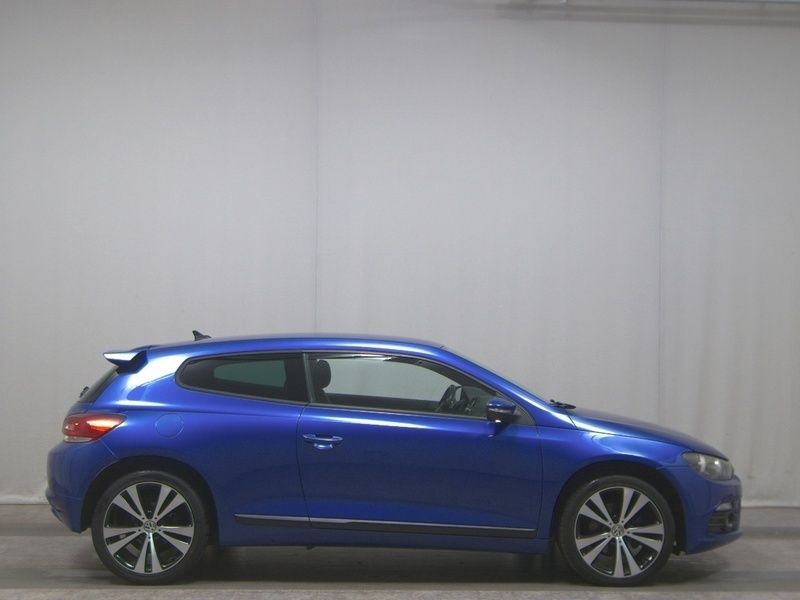 Rising blue metallic Gebraucht 2011 VW Scirocco Sportline Coupé | 7.490 € (Guter Preis) - Bild 1/4