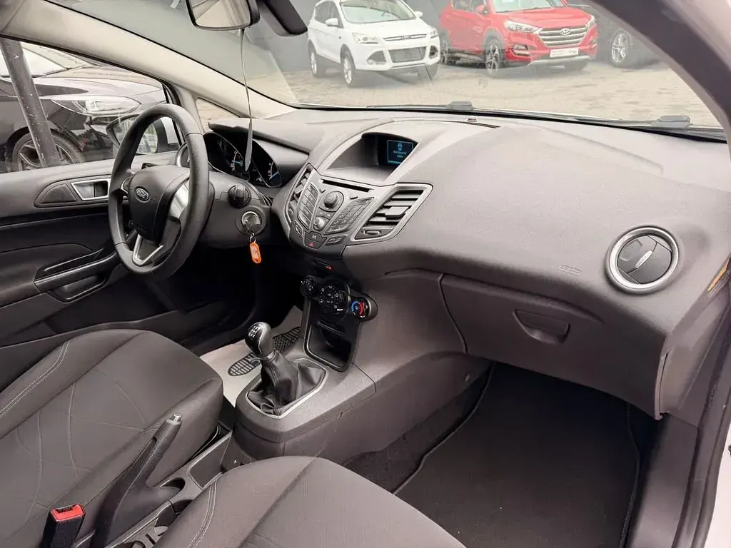 Gebraucht Ford Fiesta SYNC Edition 82 PS (60 kW) 2014 Weiß Kleinwagen