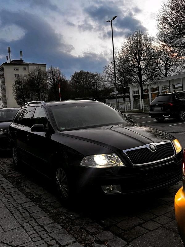 Gebraucht Skoda Octavia 160 PS (117 kW) 2008 Schwarz Kombi