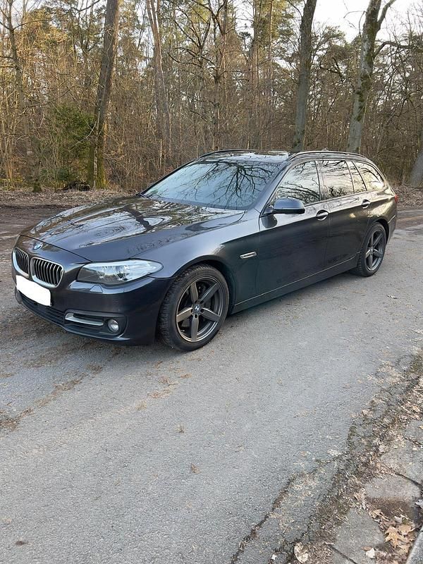 Gebraucht BMW 530 258 PS (189 kW) 2015 Grau Limousine