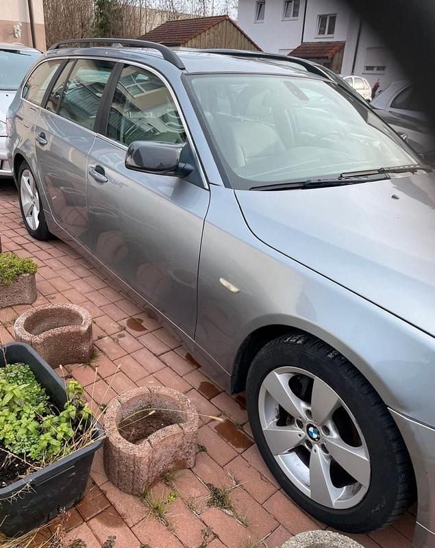 Gebraucht BMW 530 258 PS (189 kW) 2005 Grau Kombi