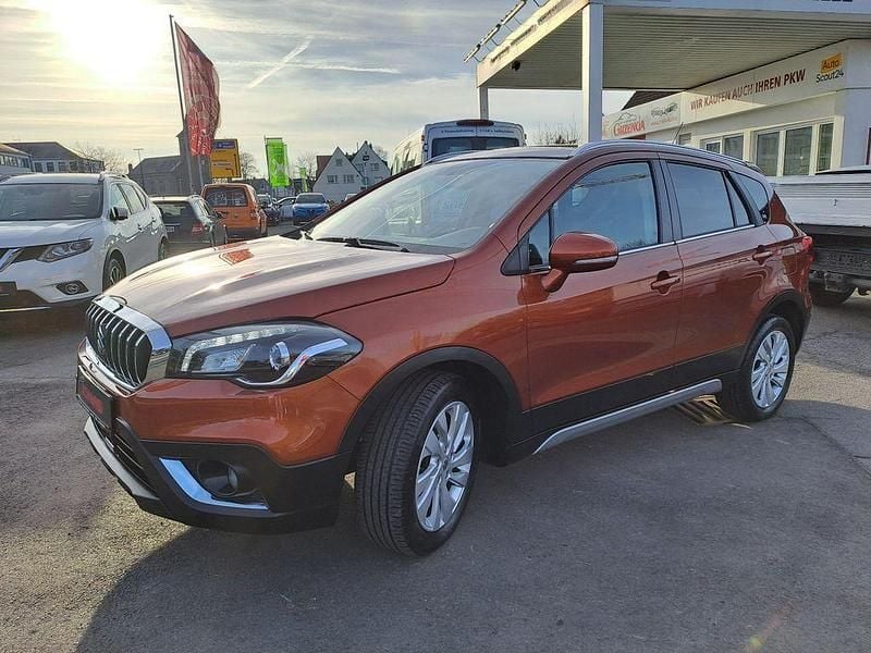 Gebraucht Suzuki SX4 Comfort 129 PS (94 kW) 2021 Orange Limousine