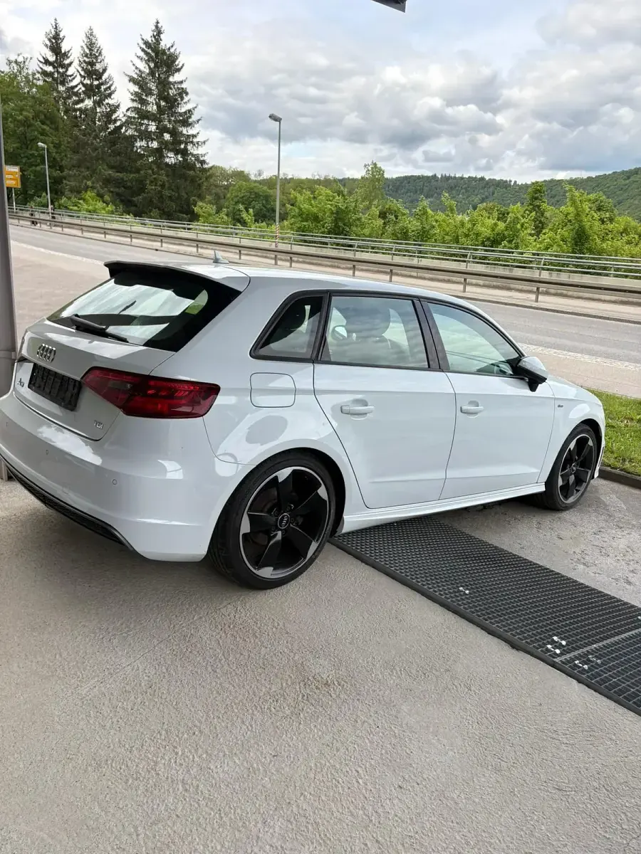 Gebraucht Audi A3 150 PS (110 kW) 2014 Weiß Limousine
