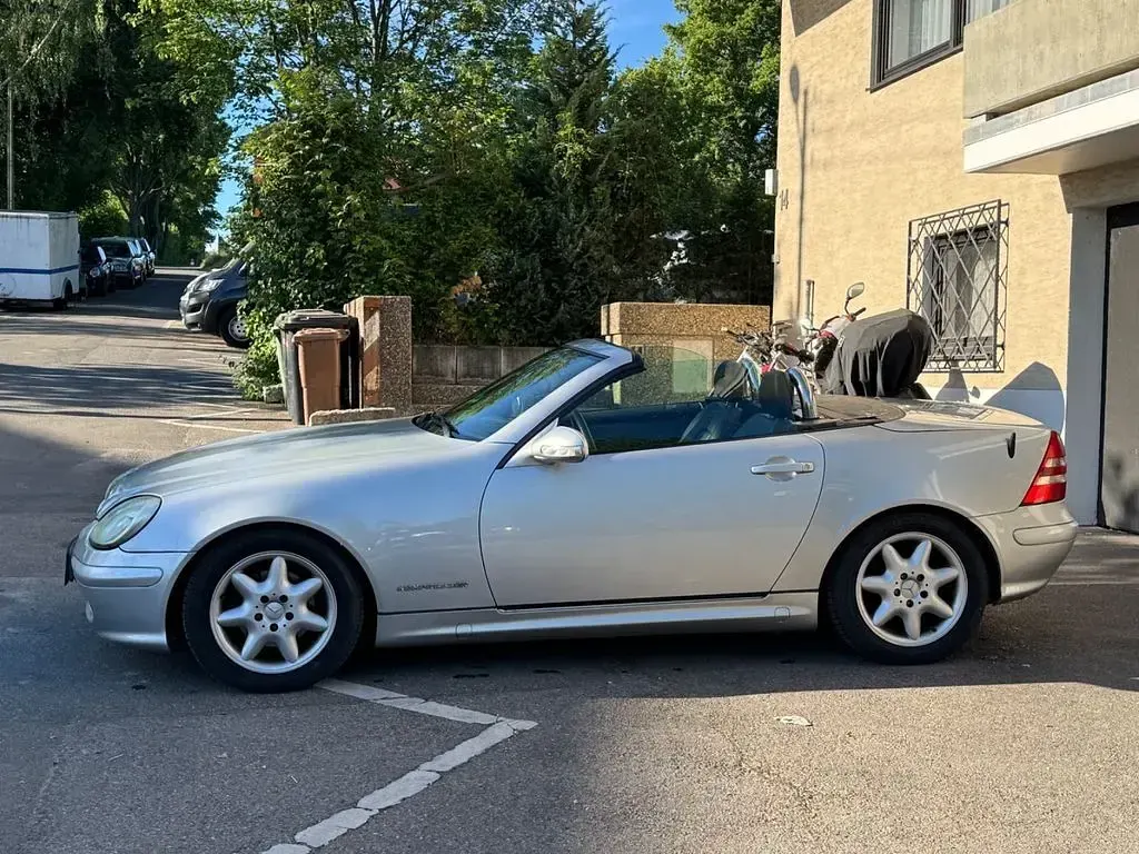 Gebraucht Mercedes SLK200 163 PS (119 kW) 2002 Silber Cabrio
