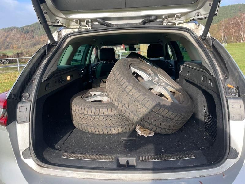 Gebraucht Opel Insignia 170 PS (125 kW) 2017 Silber Kombi