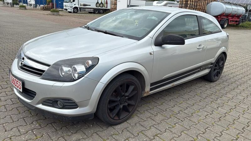 Silber Gebraucht 2006 Opel Astra GTC Sport Limousine | 1.190 € (Fairer Preis) - Bild 1/4