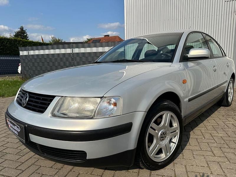 Silber Gebraucht 1998 VW Passat Elegance Limousine | 3.790 € (Fairer Preis) - Bild 1/4