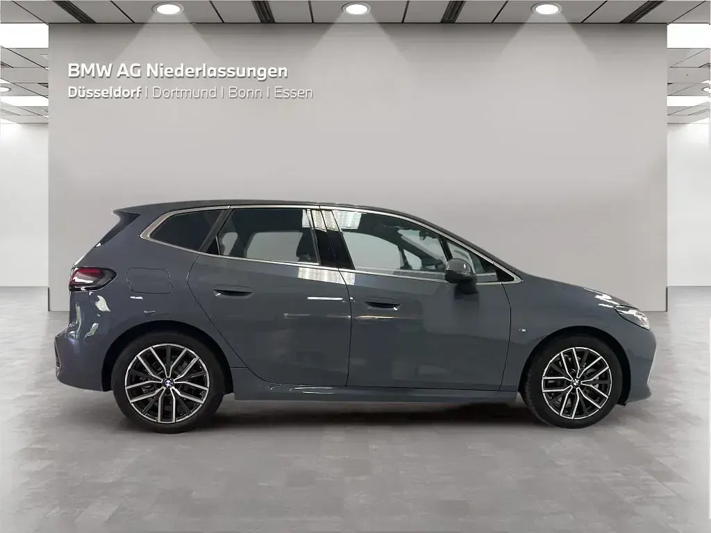 Gebraucht BMW 223 Active Tourer M Sport 204 PS (150 kW) 2022 Grau Van / Kleinbus