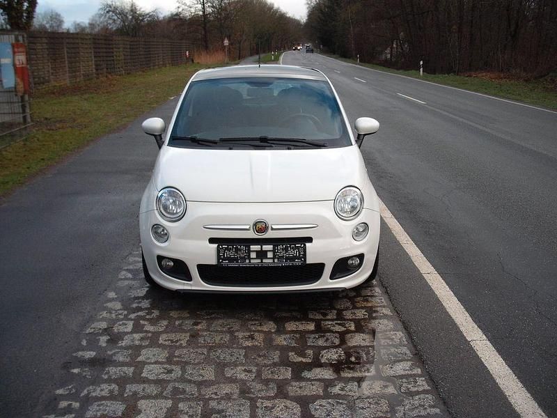 Gebraucht Fiat 500 Lounge 105 PS (77 kW) 2015 Weiß Kleinwagen