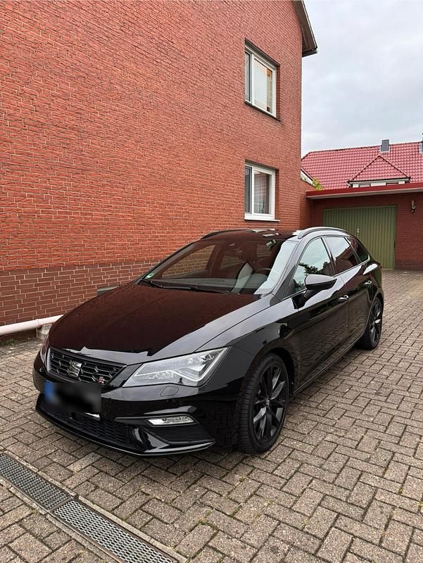 Schwarz Gebraucht 2020 Seat Leon FR Kombi | 18.700 € (Fairer Preis) - Bild 1/4