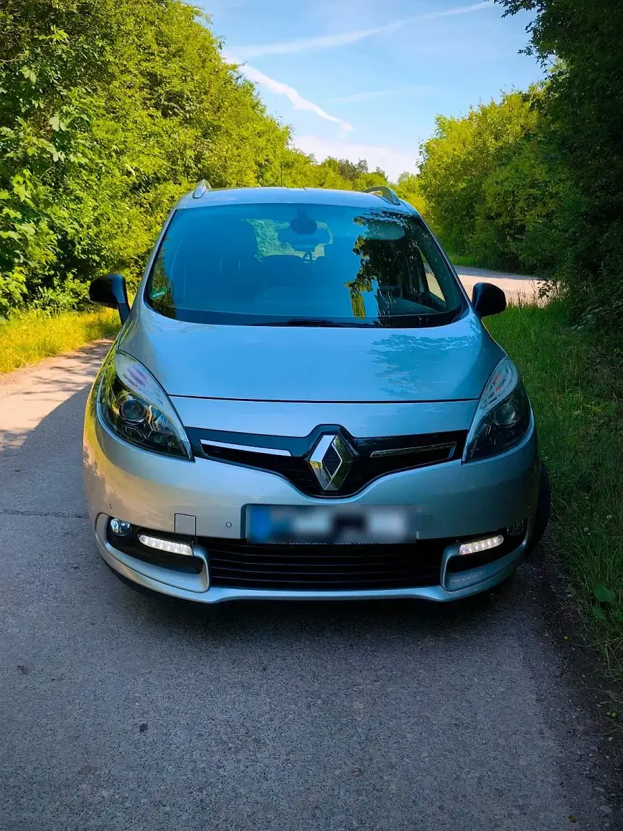 Gebraucht Renault Scenic E-Tech Bose Edition 110 PS (80 kW) 2014 Silber Limousine