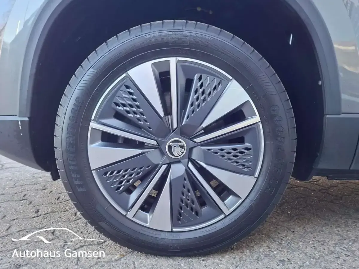 Gebraucht Skoda Karoq Tour 116 PS (85 kW) 2023 Grau SUV