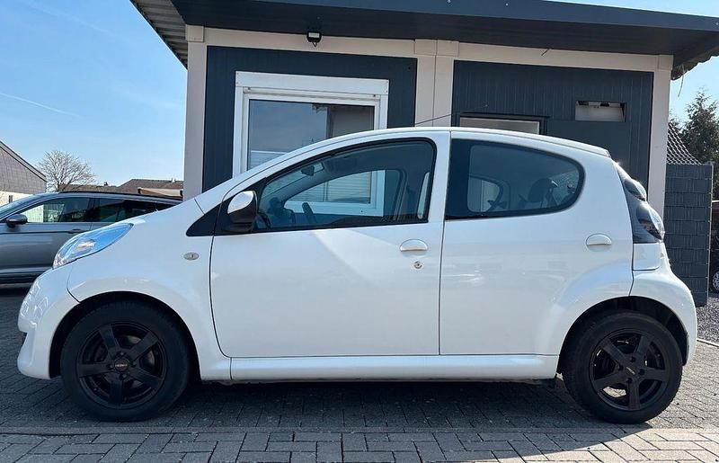 Gebraucht Citroën C1 SELECTION 68 PS (50 kW) 2011 Weiß Kleinwagen